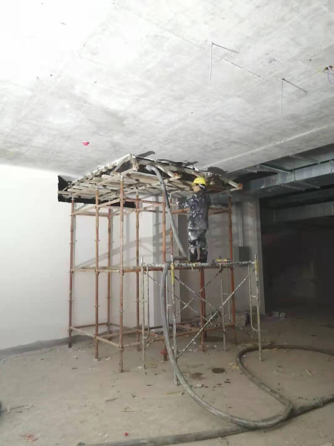 对地面裂缝的处理，，，，，传统方式还适用吗？？？？？？？