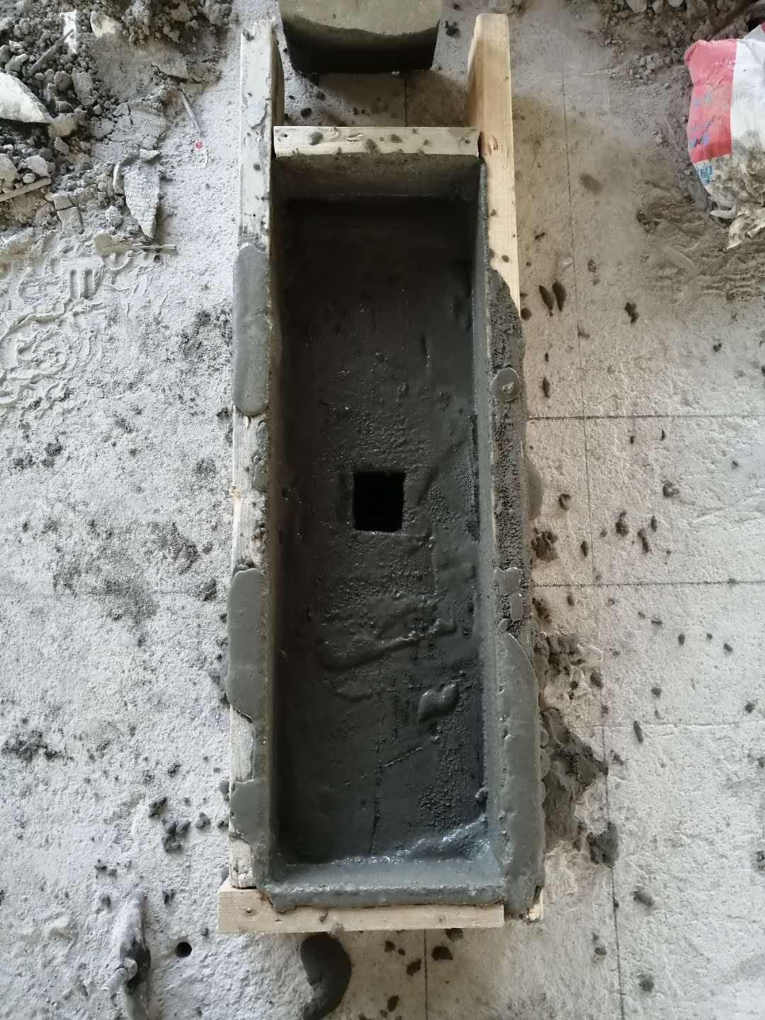 水泥路面起皮怎么办？？？？？？？？可以一次性治理到位吗？？？？？？？？