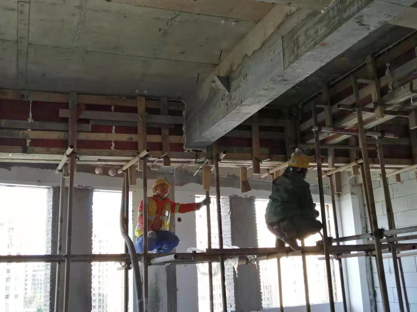 防水卷材和防水涂料对比